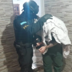 Cayeron-dos-dealers-en-búnkeres-de-Córdoba-uno-vendía-droga-con-tobillera-electrónica-ElDoce-04-05-2026_05_22_PM