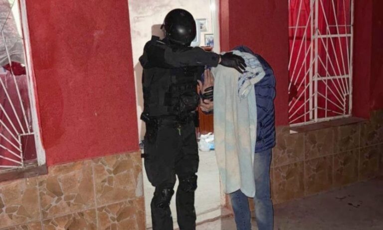 Caen padre e hijo que vendían cocaína en barrio José Ignacio Díaz (2).jpg-6a0311fd52689