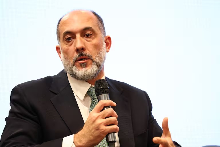 guillermo-acosta-ministro-de-economia-de-GQB4D7CD5BASDITCVLCAGIRU4E (1)