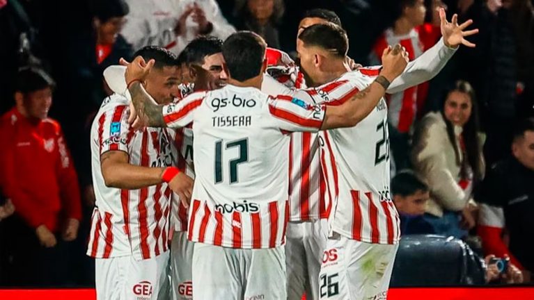 el-festejo-de-la-victoria-de-instituto-ante-estudiantes-de-rio-cuarto-foto-iacc-3QLCONPRGRHZHD4IGJUJPQRQDY