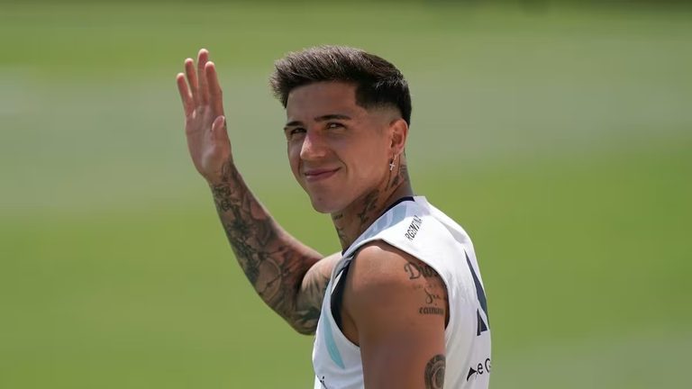 enzo-fernandez-un-jugador-completo-en-un-4SVLCVA7DBBBXOB64IV7HQXAMI (1)