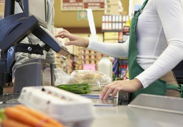 una-cajera-de-supermercado-en-una-imagen-de-archivo