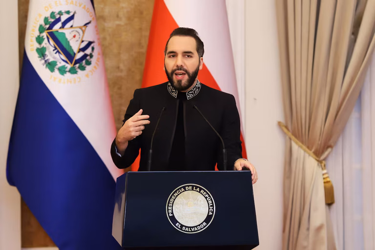 el-presidente-salvadoreno-nayib-bukele-habla-NADI5UPUIBD3HB6WH6CRYEMD7A
